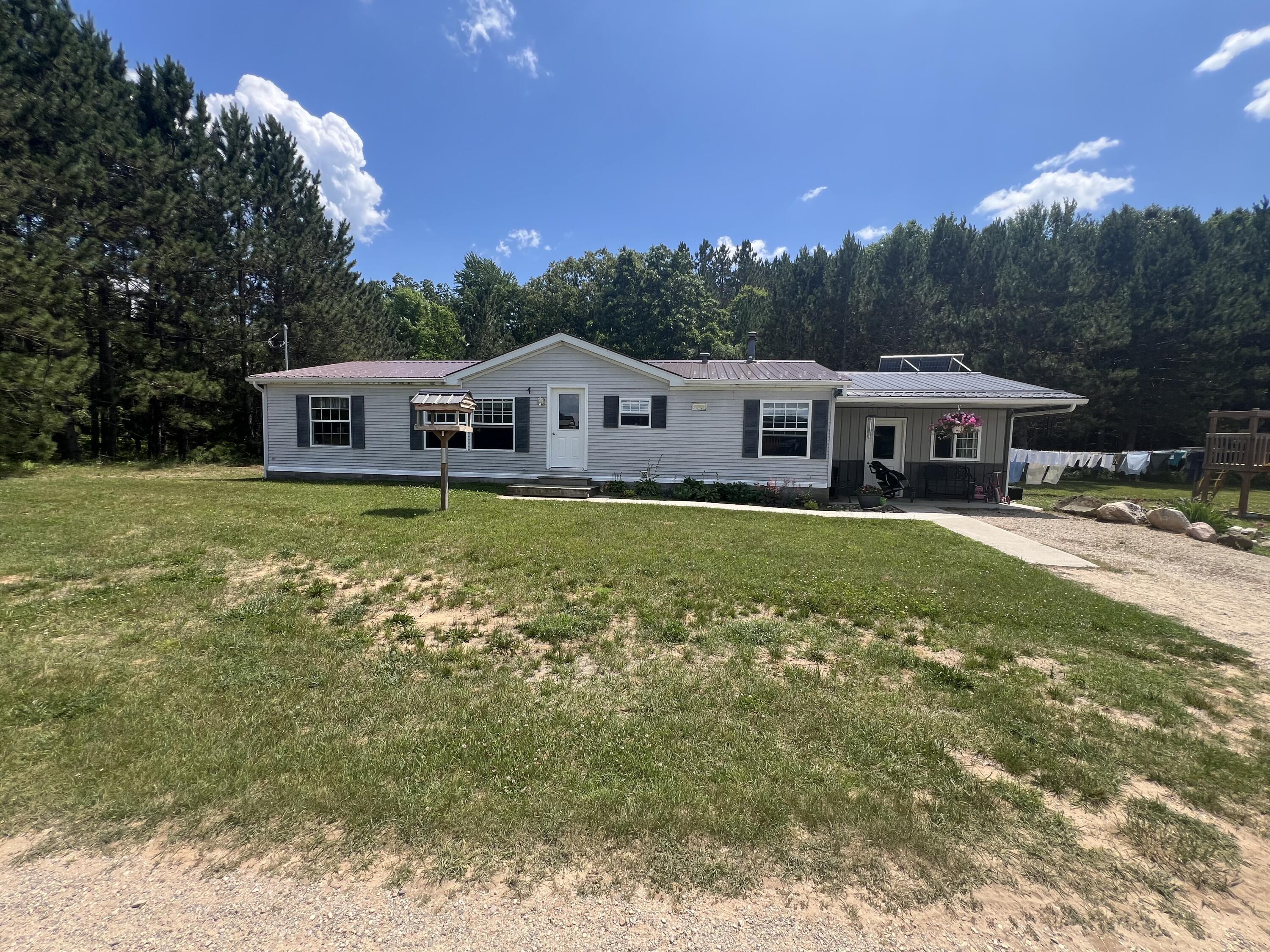 Property Photo: 3435 N Pine Avenue MI 49349