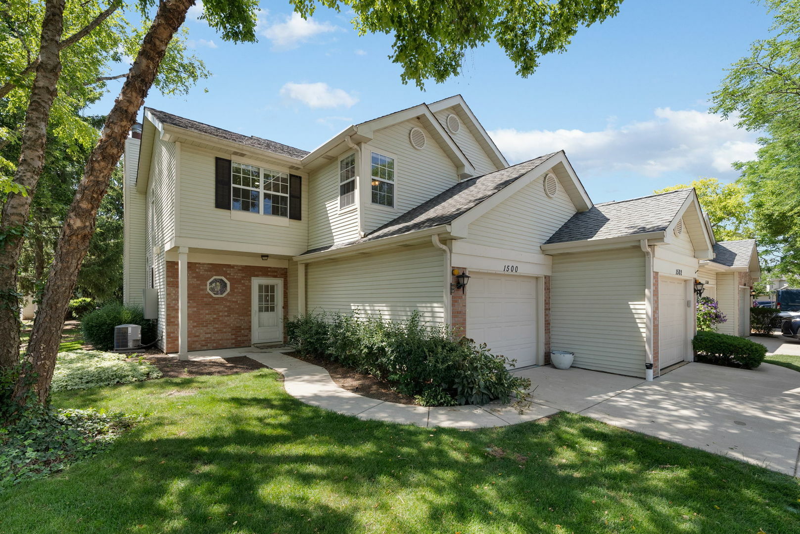 1500 Golfview Drive  Glendale Heights IL 60139 photo
