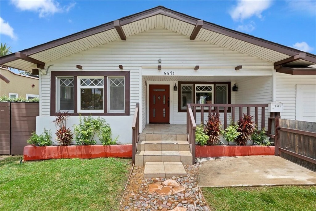 5571 Magnolia Avenue  Riverside CA 92506 photo