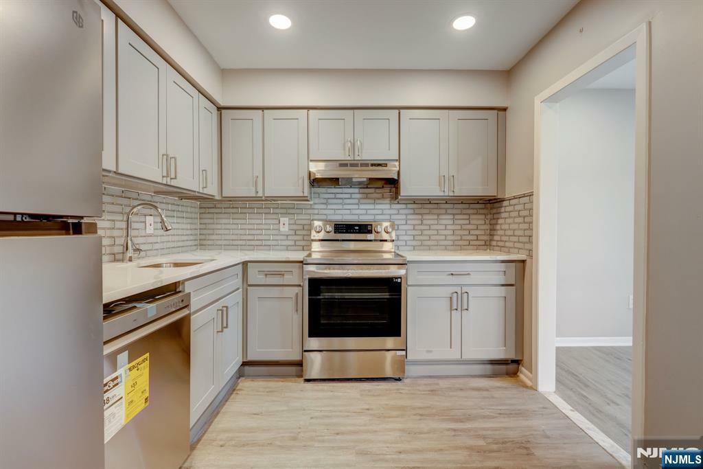 Property Photo:  186 Park Street  NJ 07017 