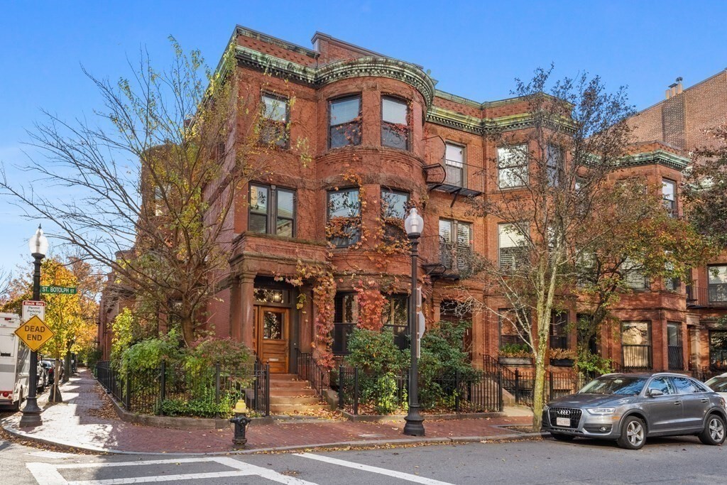 Property Photo: 136 Saint Botolph MA 02115