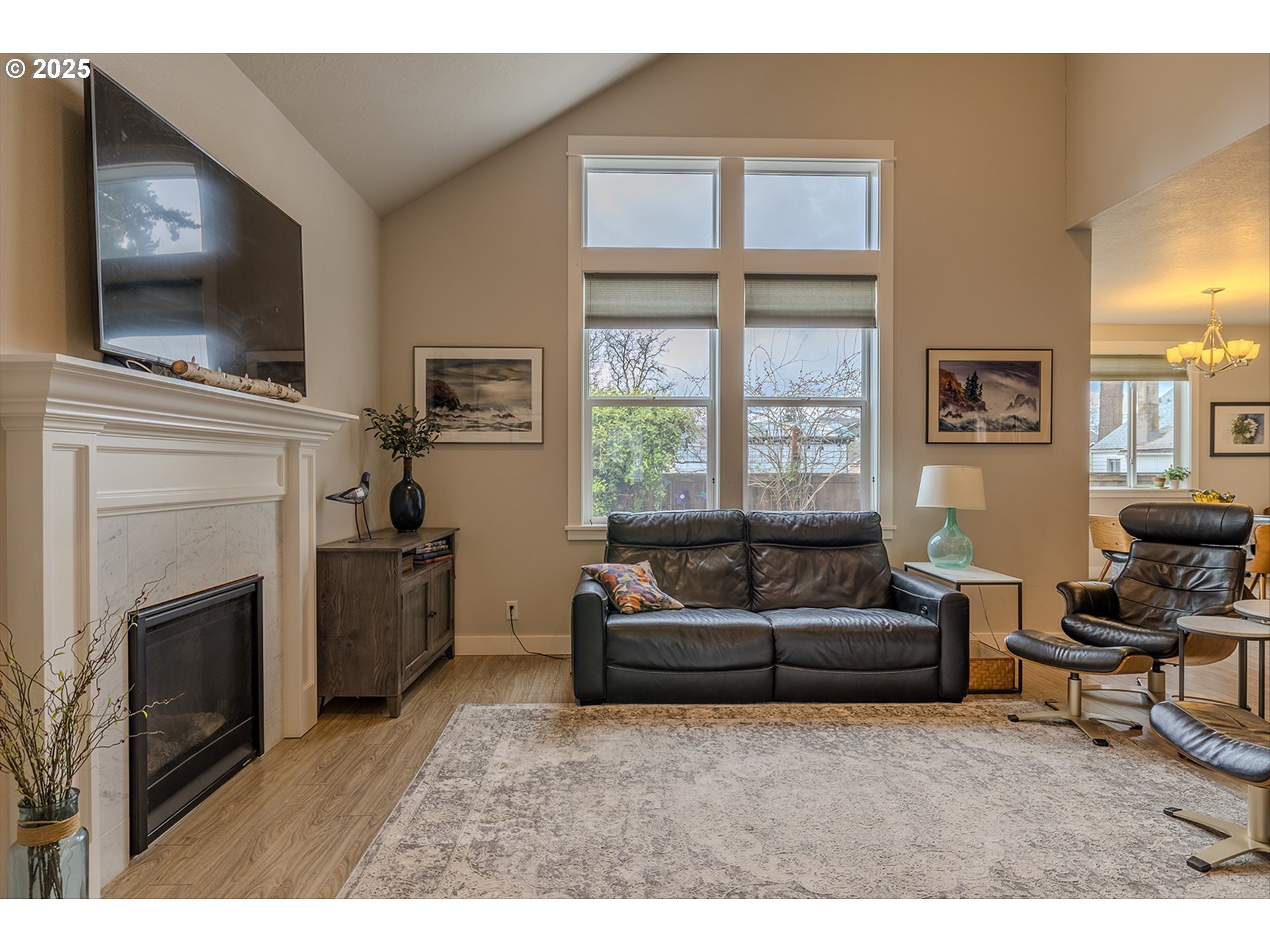 Property Photo: 1972 Debra Sue Ct OR 97404