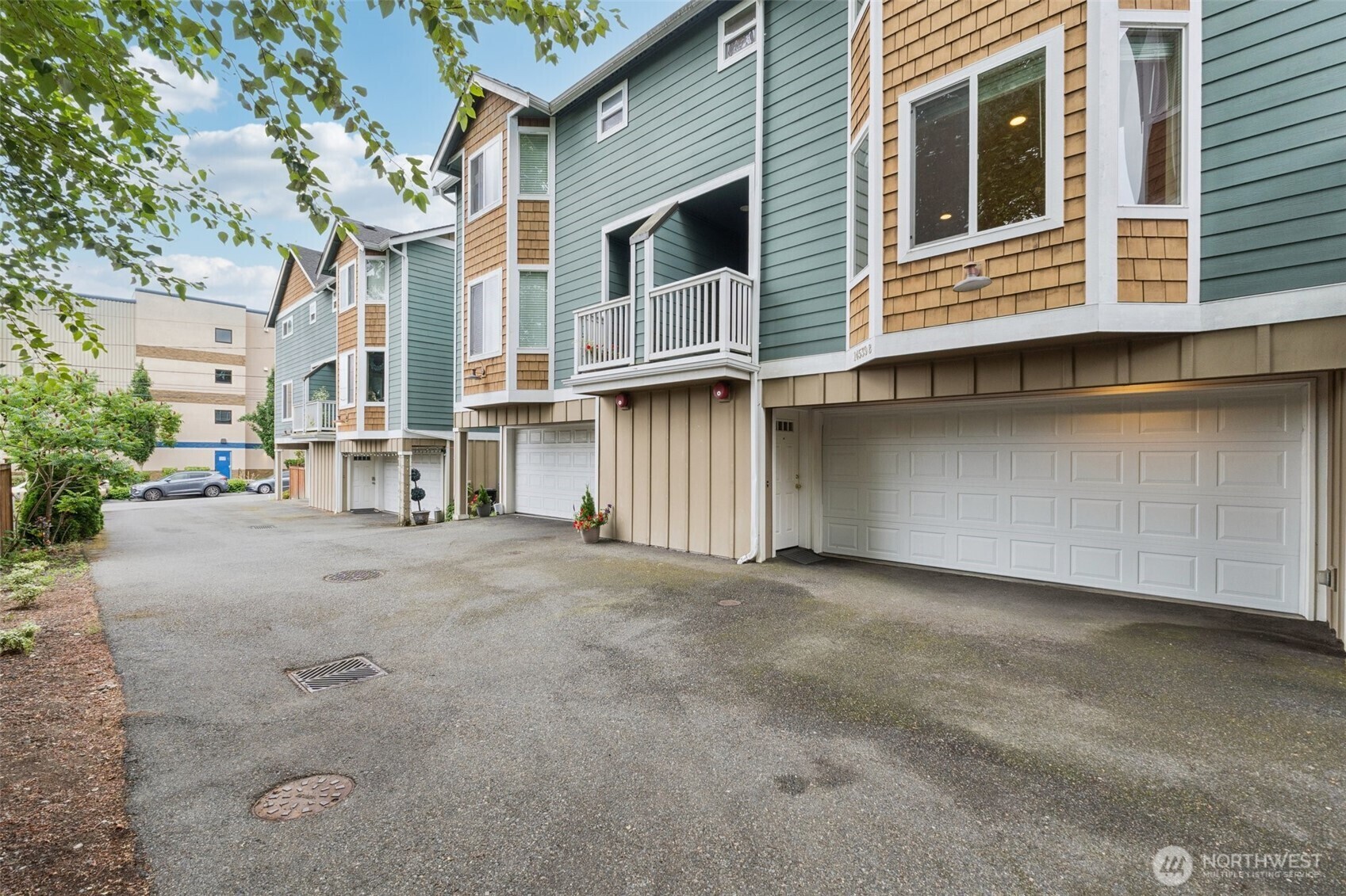 Property Photo:  14539  32 Avenue NE B  WA 98155 