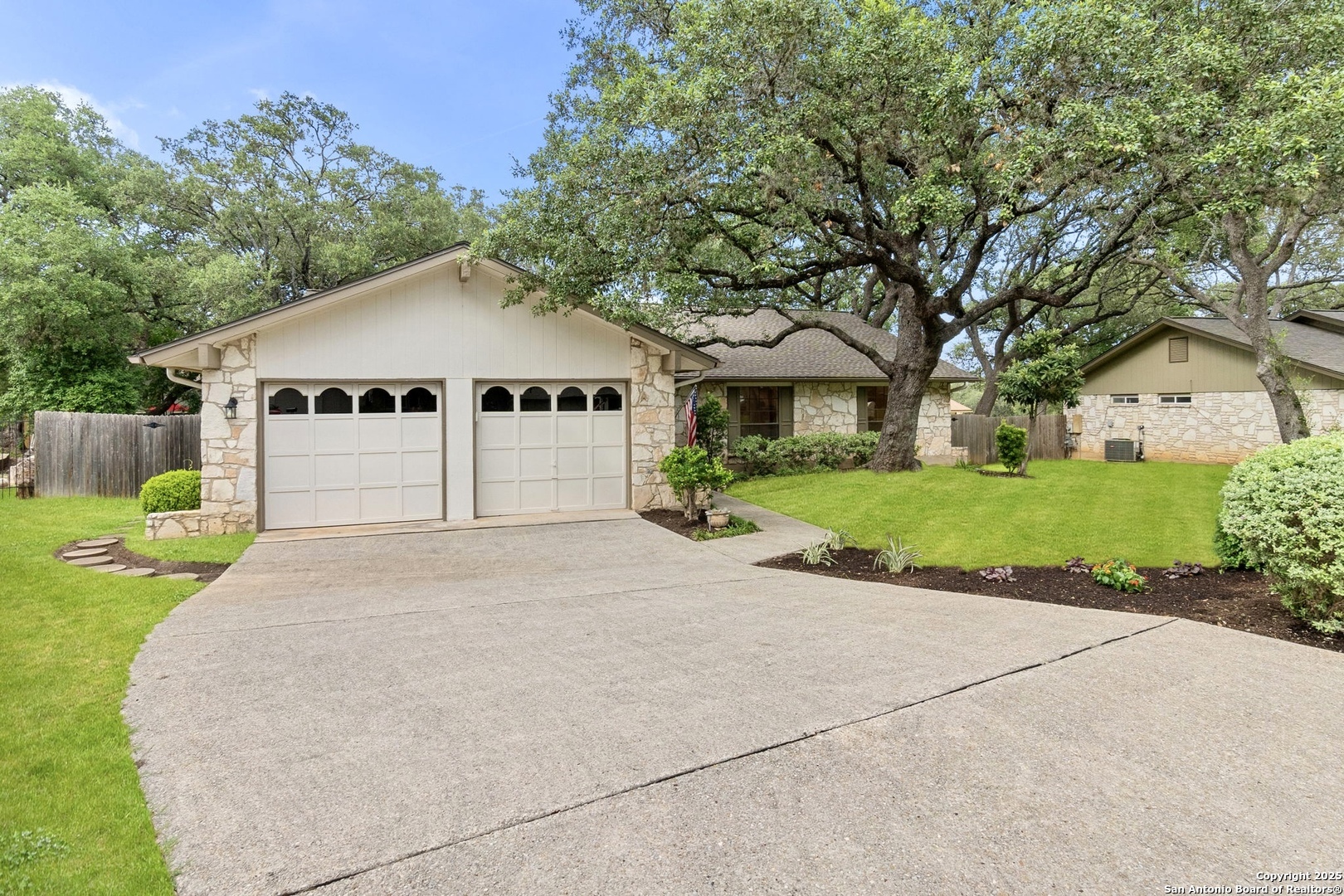 Property Photo: 14310 Fox Fire Ln TX 78231