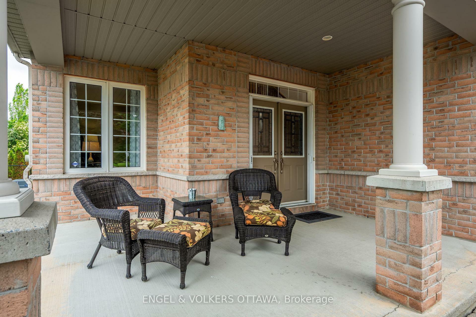 Photo de la propriété:  94 Riverstone Drive  ON K2J 5E3 