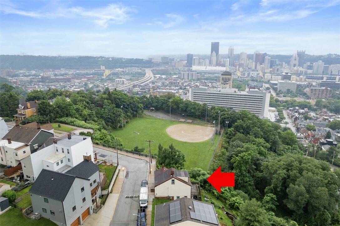 Property Photo: 1603 Meadville St PA 15214