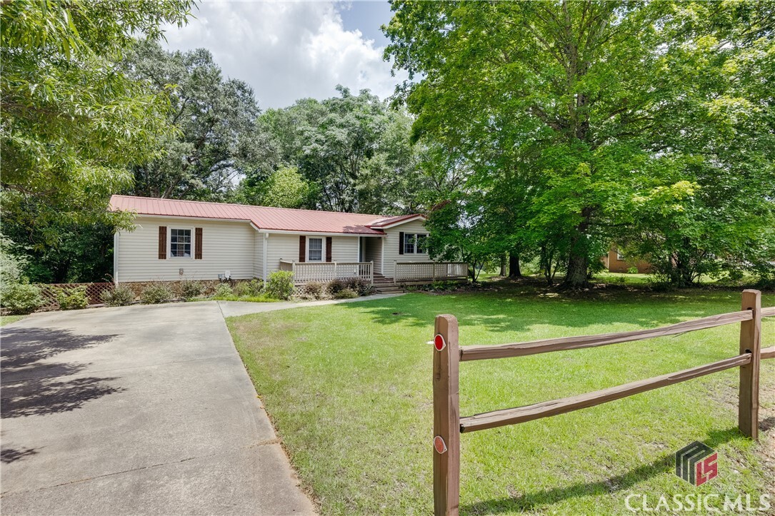Property Photo: 2060 Simonton Bridge Road GA 30677