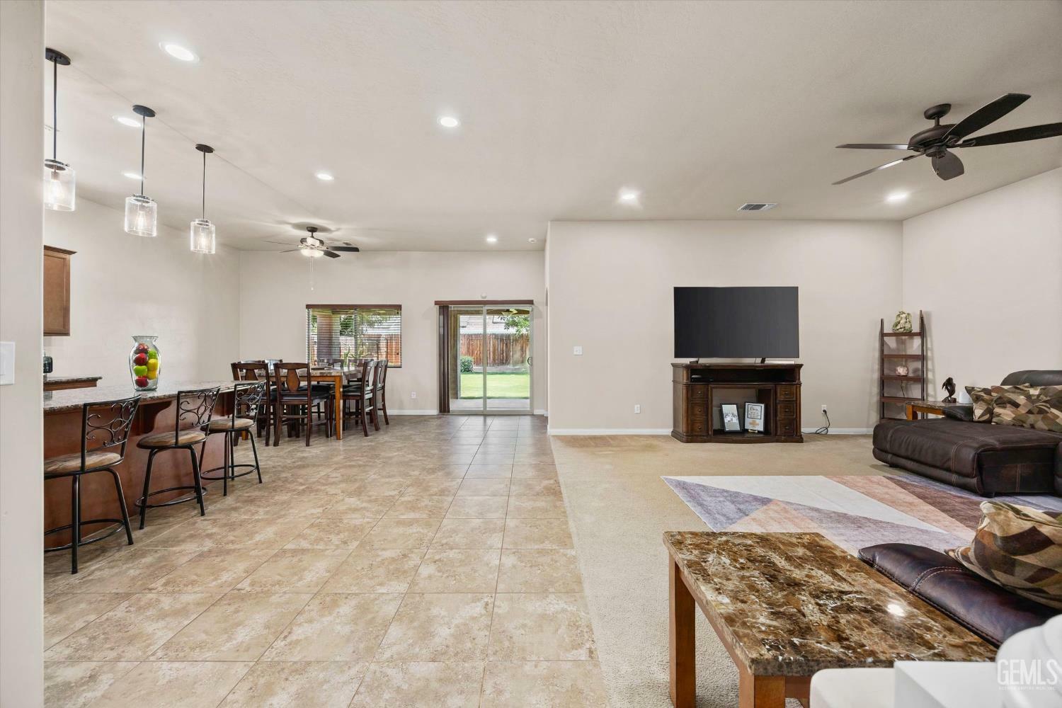 Property Photo: 9510 Midnight Creek Way CA 93311