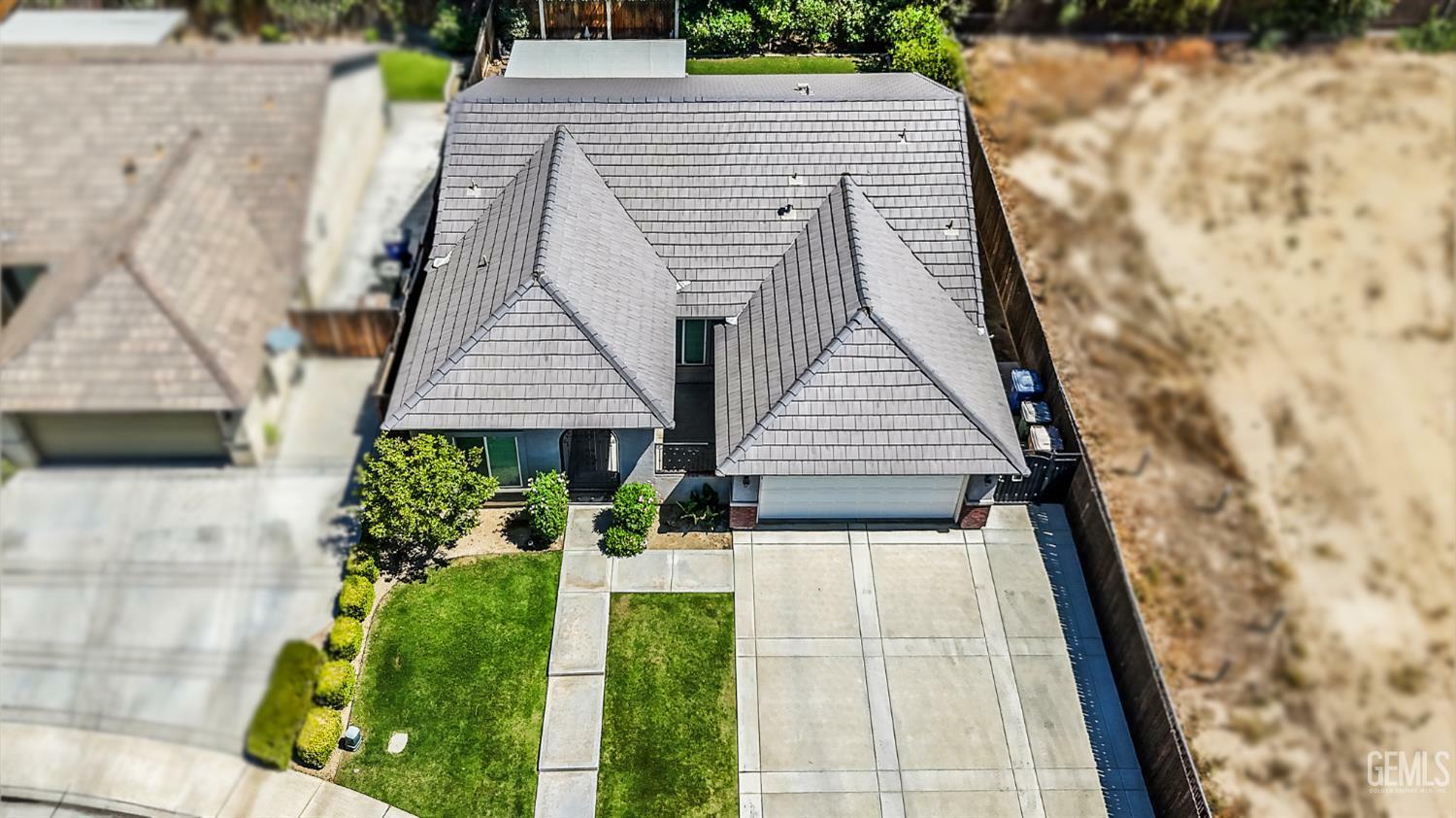 10202 Pepperwood Drive  Bakersfield CA 93311 photo