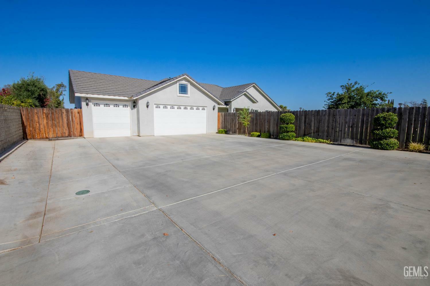 Property Photo: 1850 Verdugo Lane CA 93312