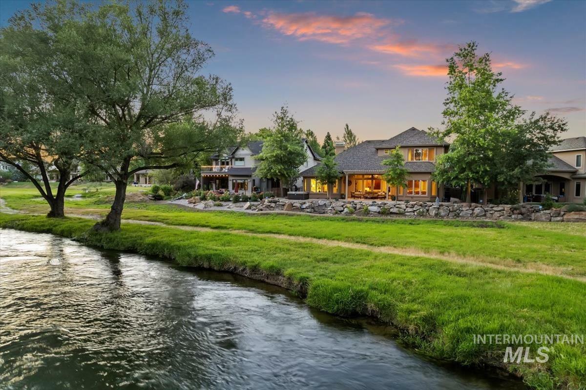 Property Photo: 215 W Riverbridge Ln ID 83616