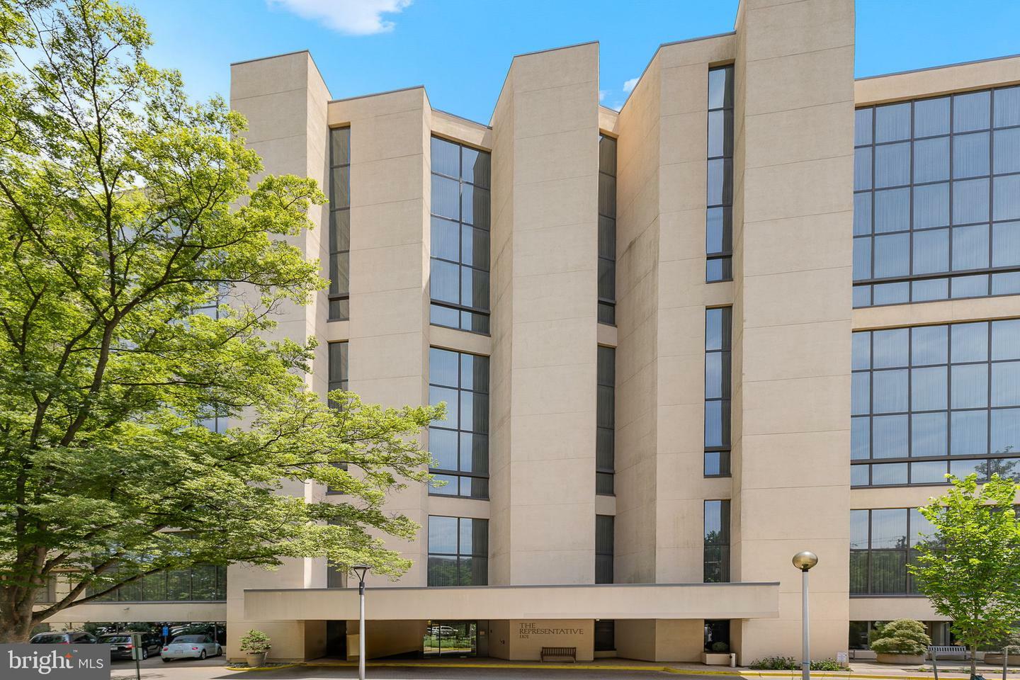 Property Photo: 1101 S Arlington Ridge Road 214 VA 22202