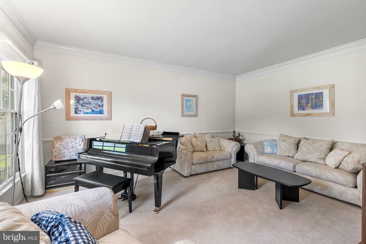 Property Photo: 19 Saratoga Court PA 18966