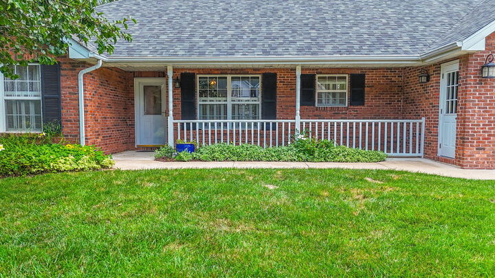Property Photo:  604 Adens Woods Ct  MO 65201 