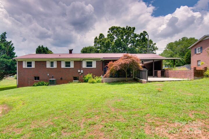 Property Photo:  2310 Honeysuckle Place  NC 28645 