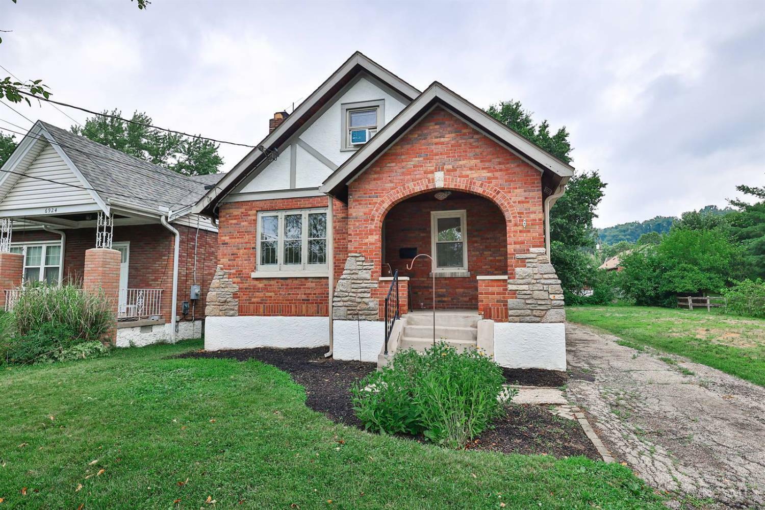 Property Photo: 6926 Palmetto Street OH 45227
