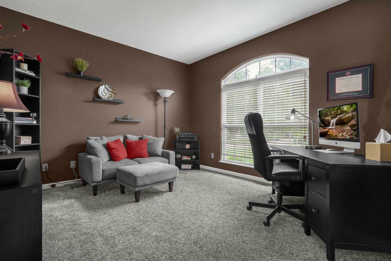 Property Photo: 2866 Crosshurst Court OH 43123
