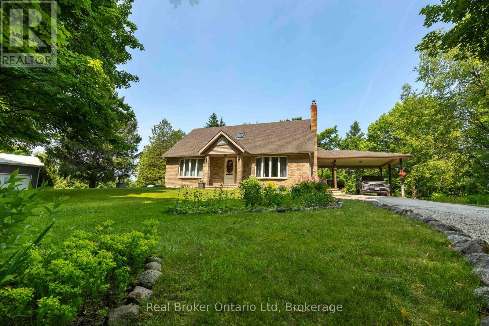 Property Photo:  203 Sideroad 5  ON N0H 1A0 