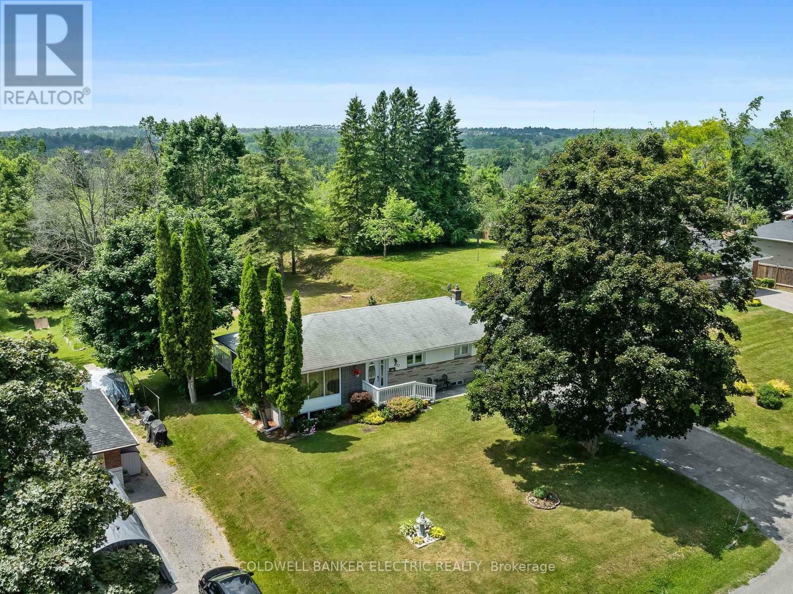 Property Photo: 837 Kingsdale Drive ON K9L 1B6