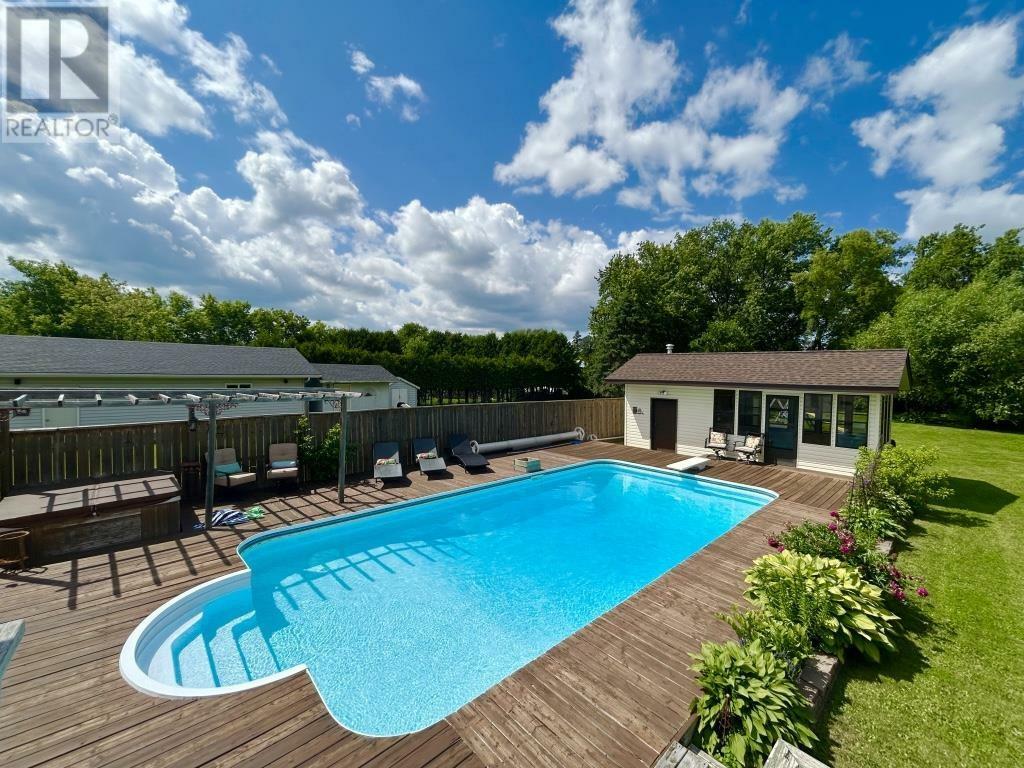 Photo de la propriété: 1020 River Road West ON P9A 2V2