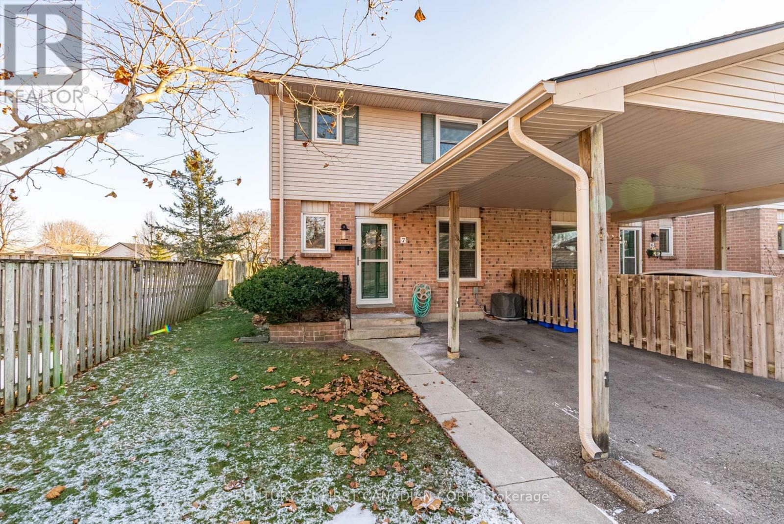 Property Photo:  160 Conway Drive Unit 7  ON N6E 3M4 