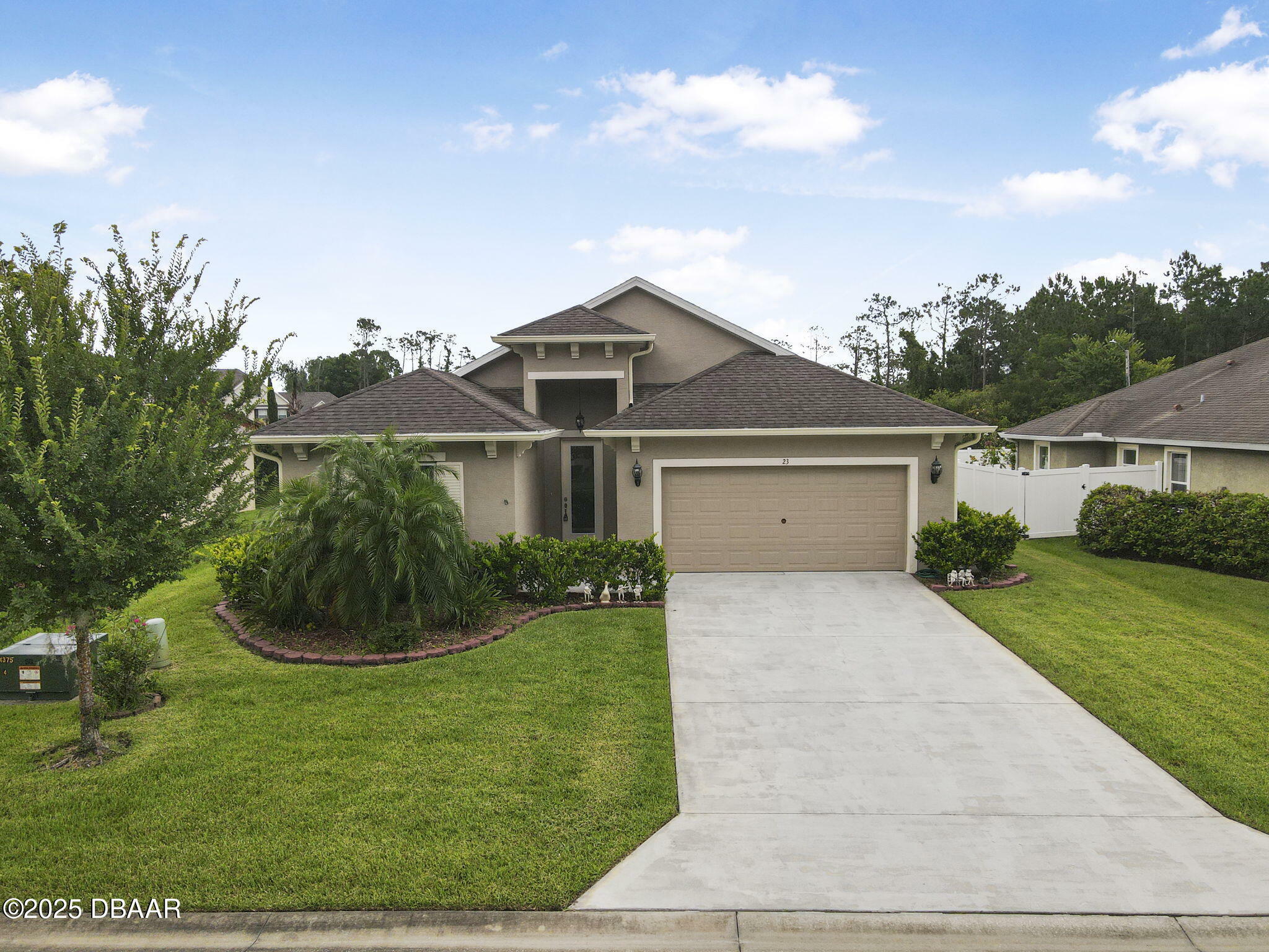 Property Photo: 23 Foxfield Look FL 32174
