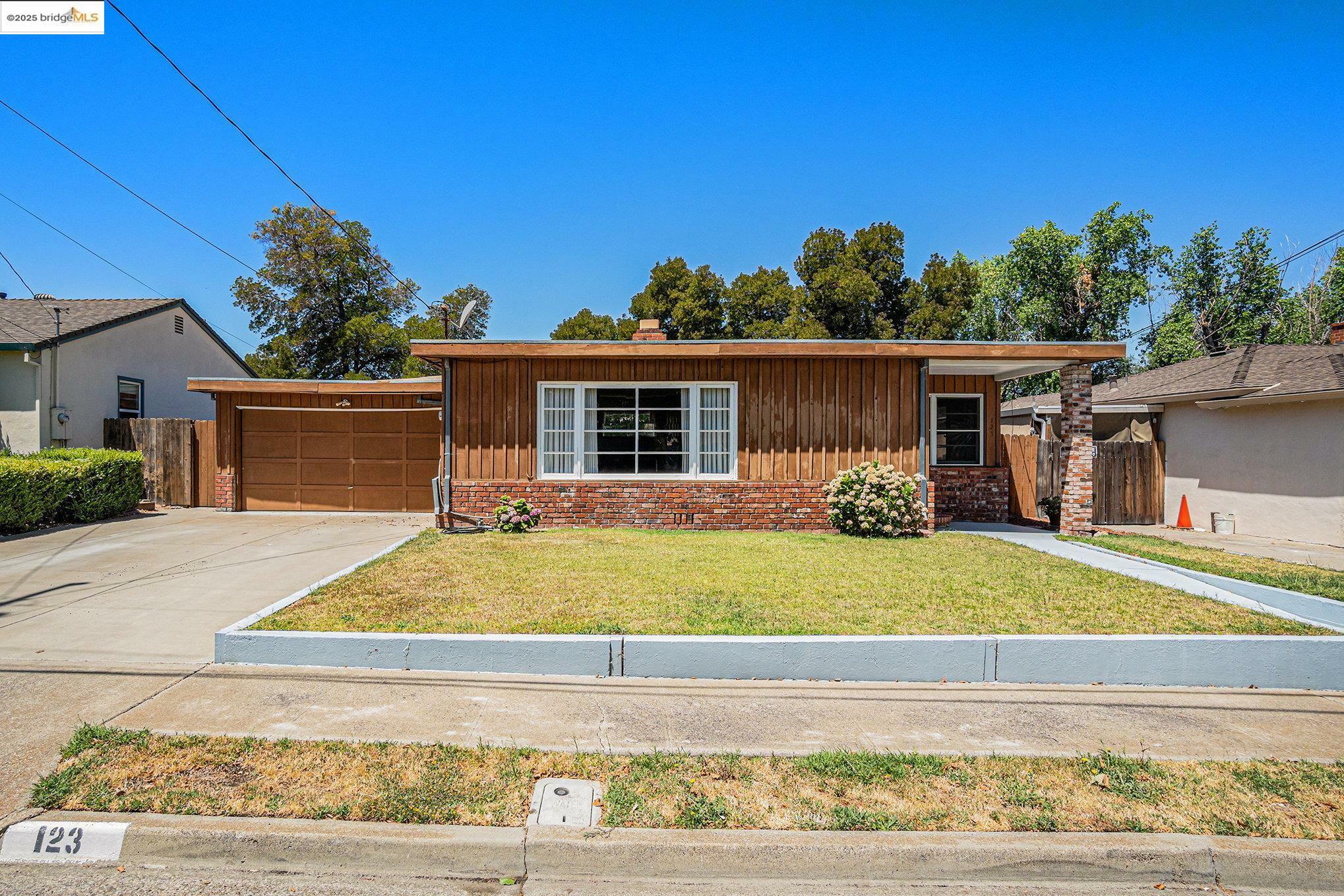 Property Photo: 123 Campbell Ave CA 94509
