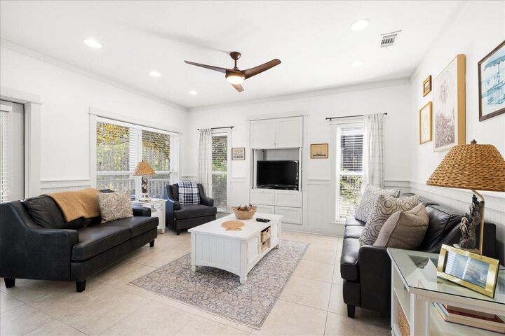 Property Photo: 54 Rue Du Soleil FL 32459