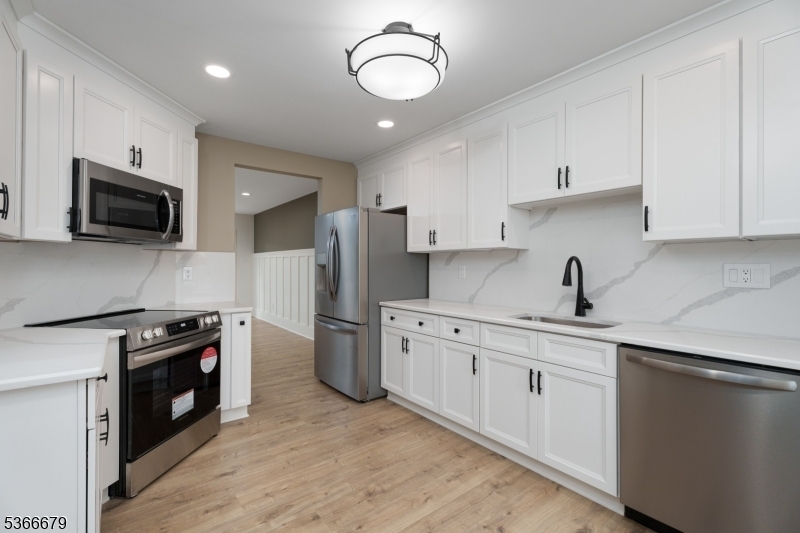 Property Photo: 86 Longacre Ct NJ 08844