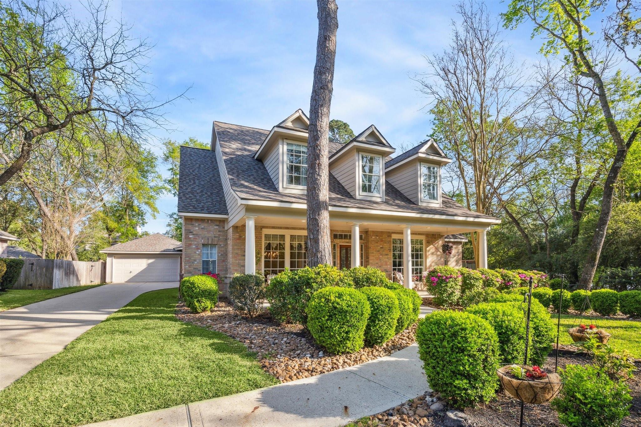 Property Photo: 2 Slatestone Circle TX 77382
