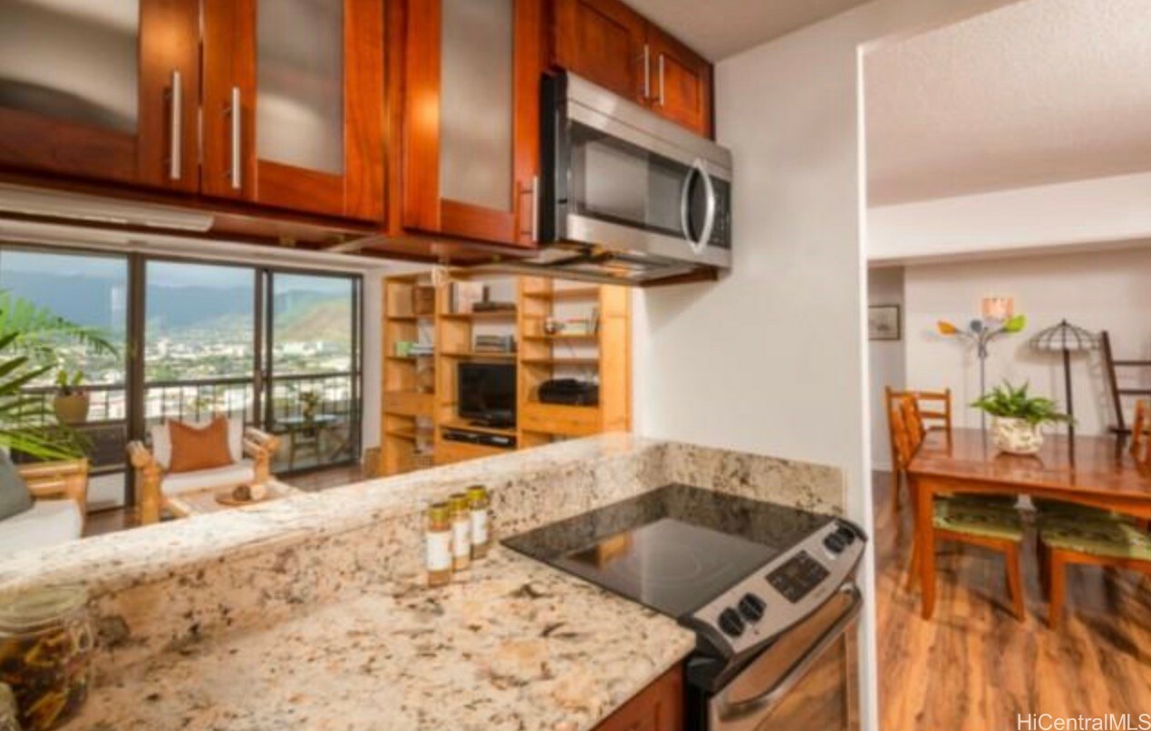 2333 Kapiolani Boulevard 2707  Honolulu HI 96826 photo