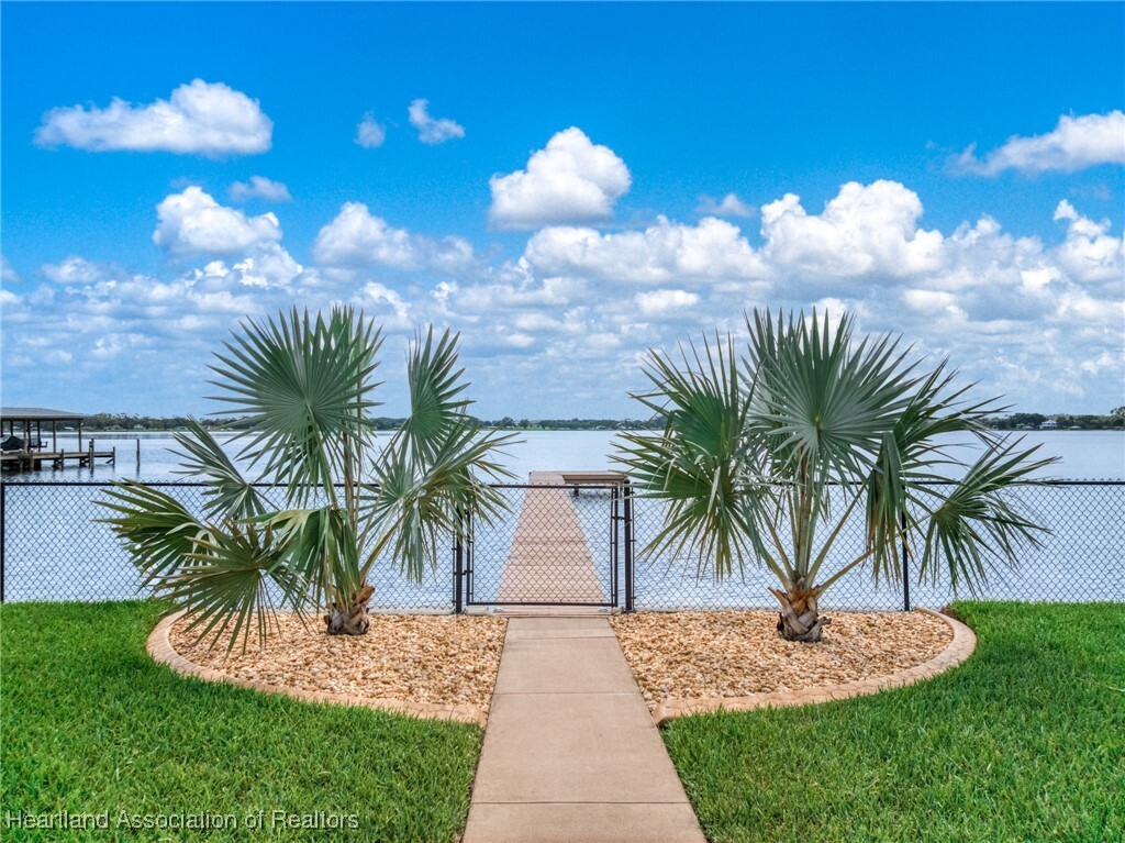 Property Photo: 3031 Lakeview Drive FL 33870