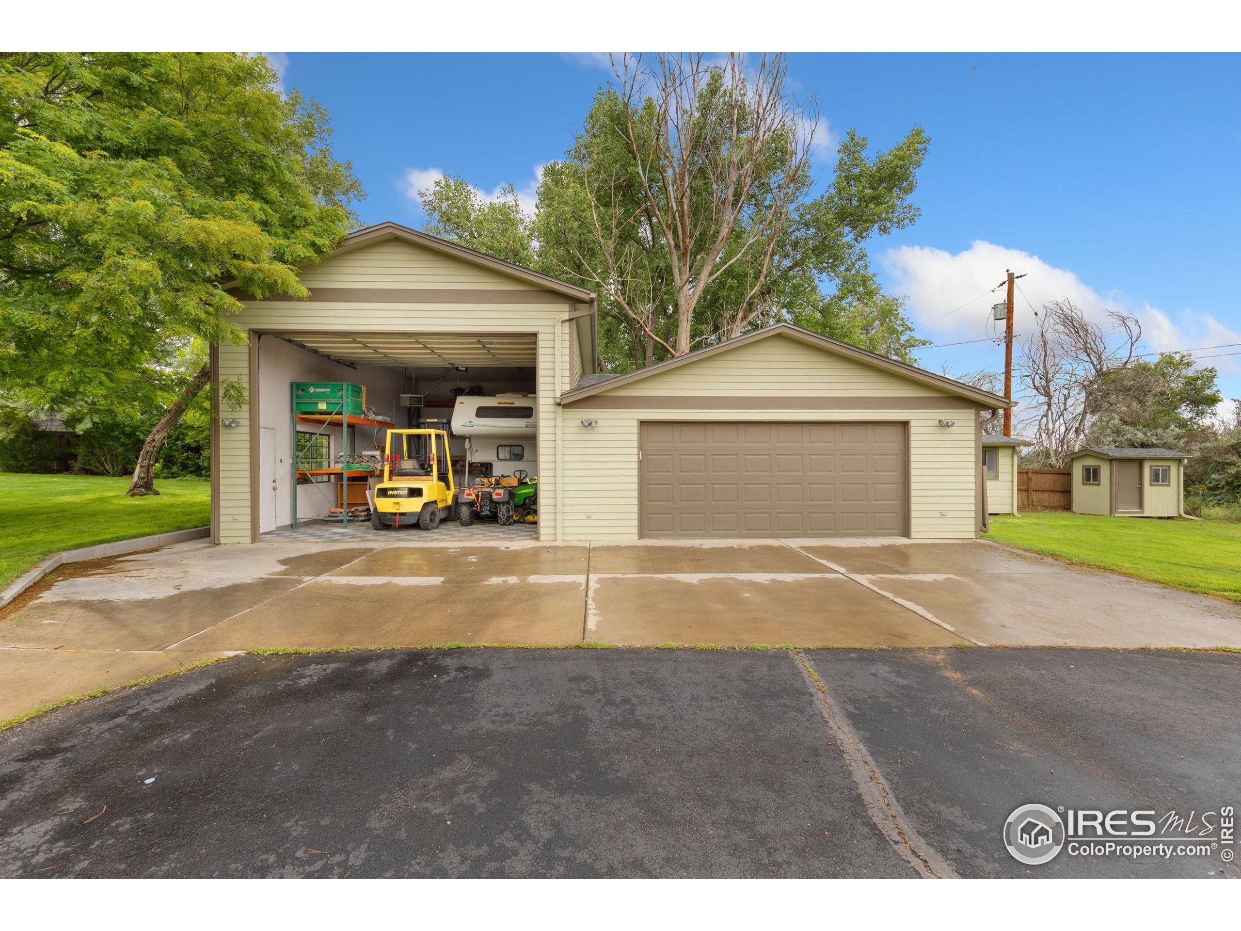 Property Photo: 10947 Lynne Ave CO 80026