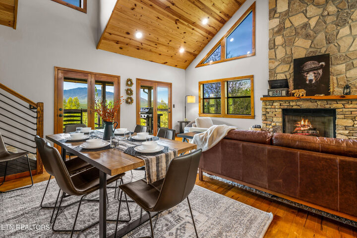 Property Photo: 859 Pinnacle Vista Rd TN 37738