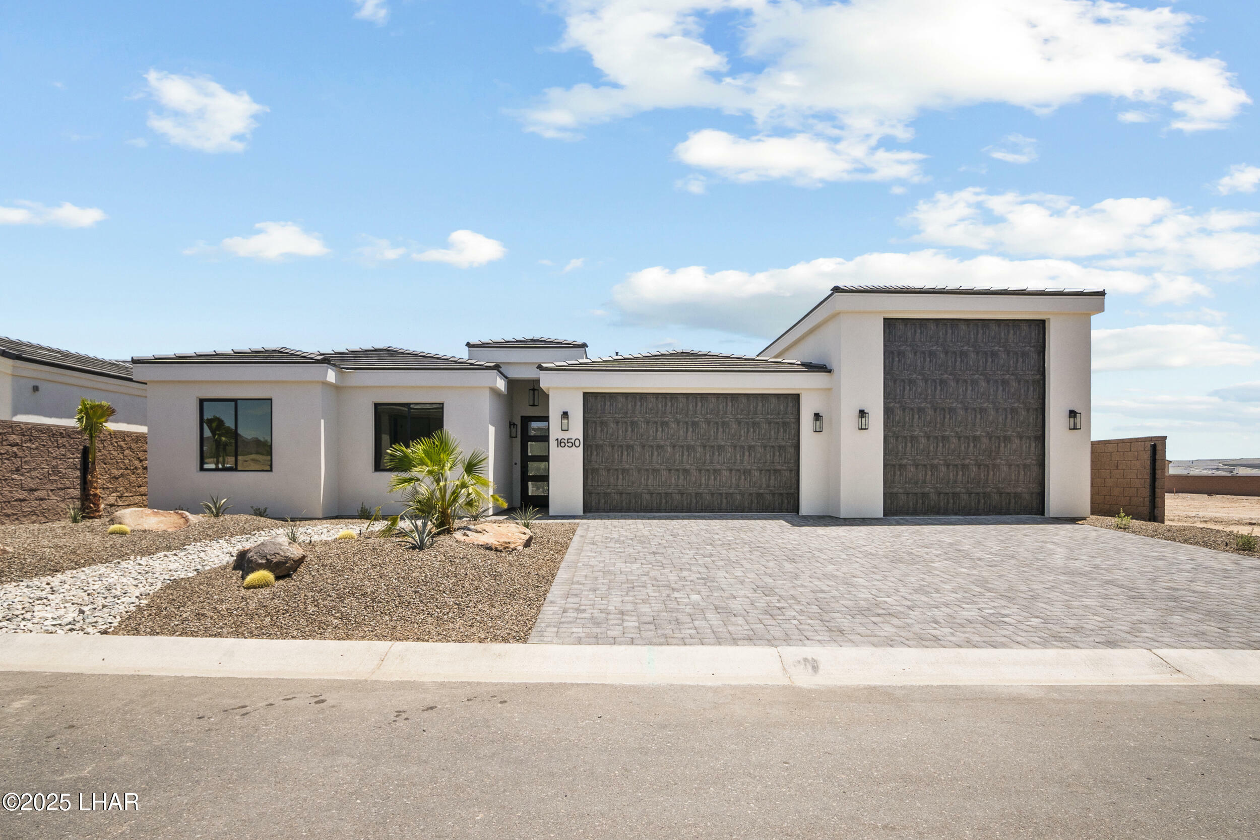 Property Photo: 1650 E Pamela Dr AZ 86404