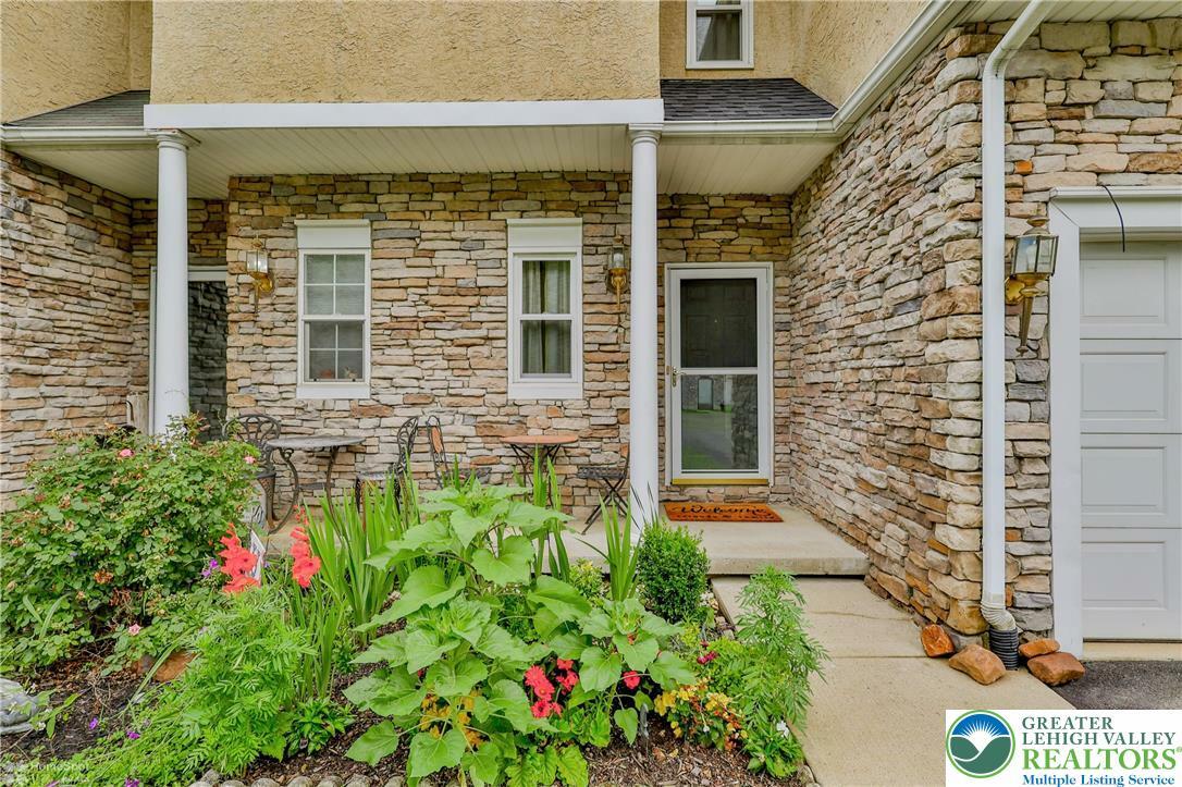 Property Photo: 205 Maple Court PA 18011
