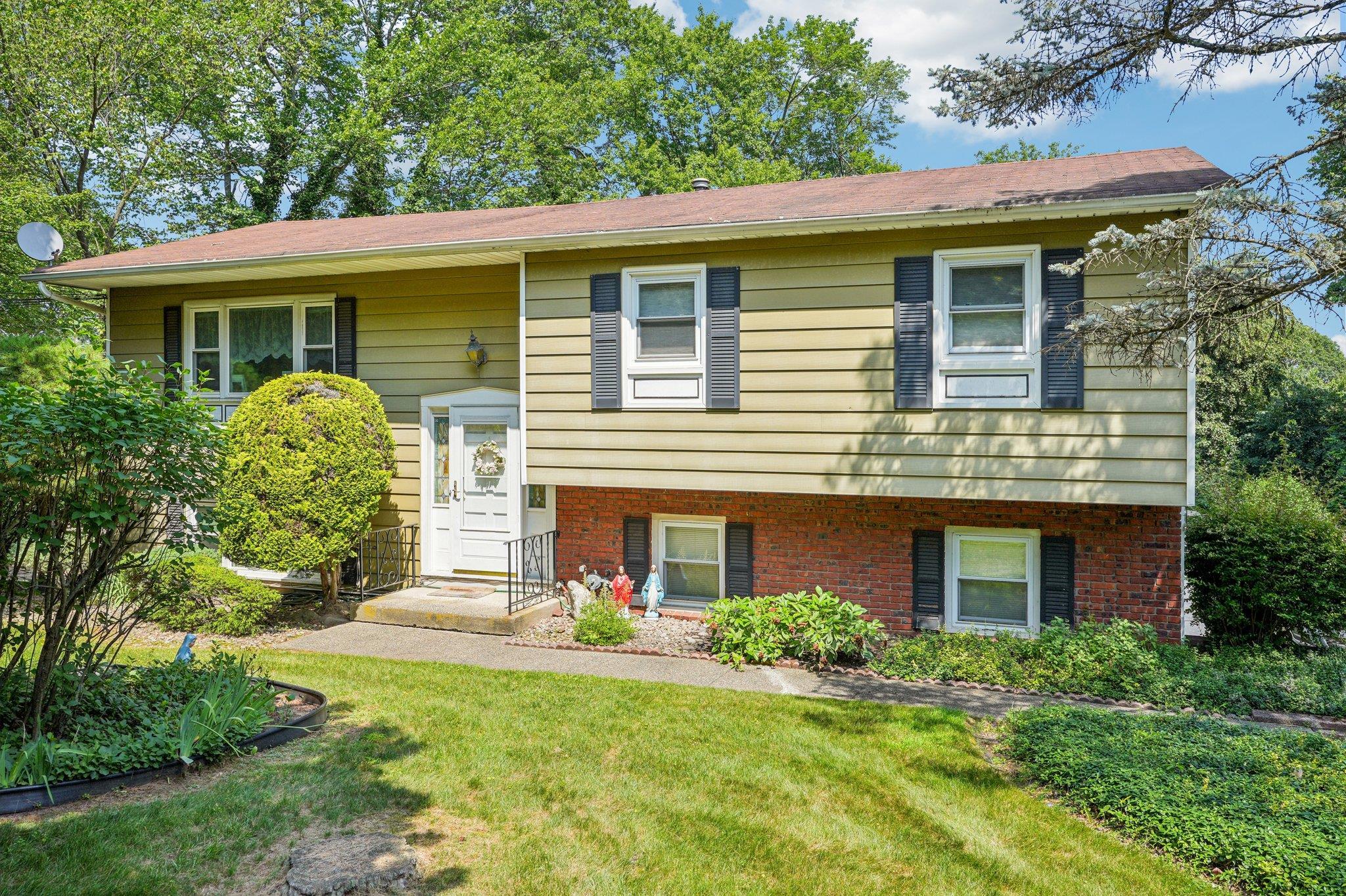 Property Photo: 586 Route 304 NY 10956