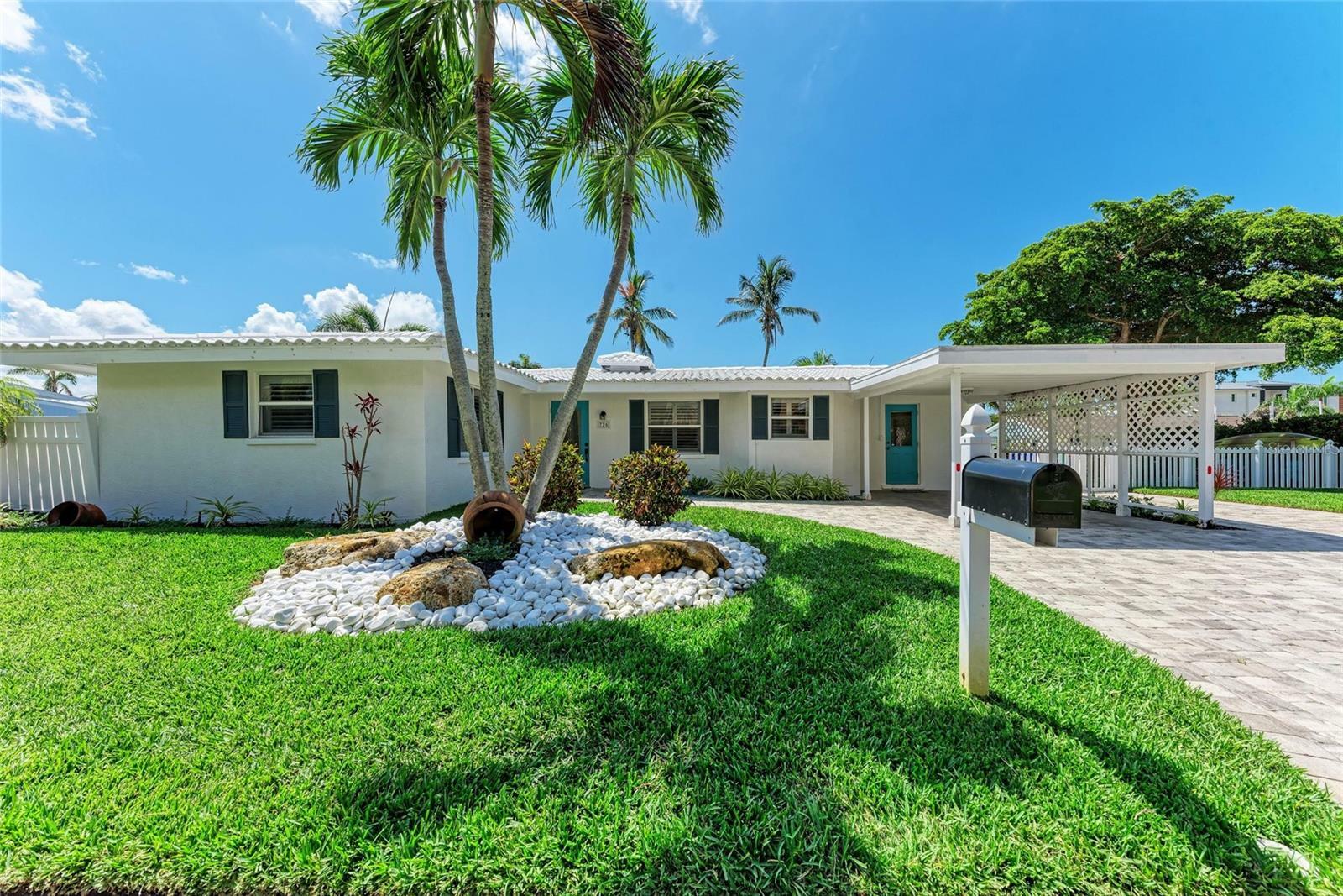 Property Photo: 726 Jungle Queen Way FL 34228