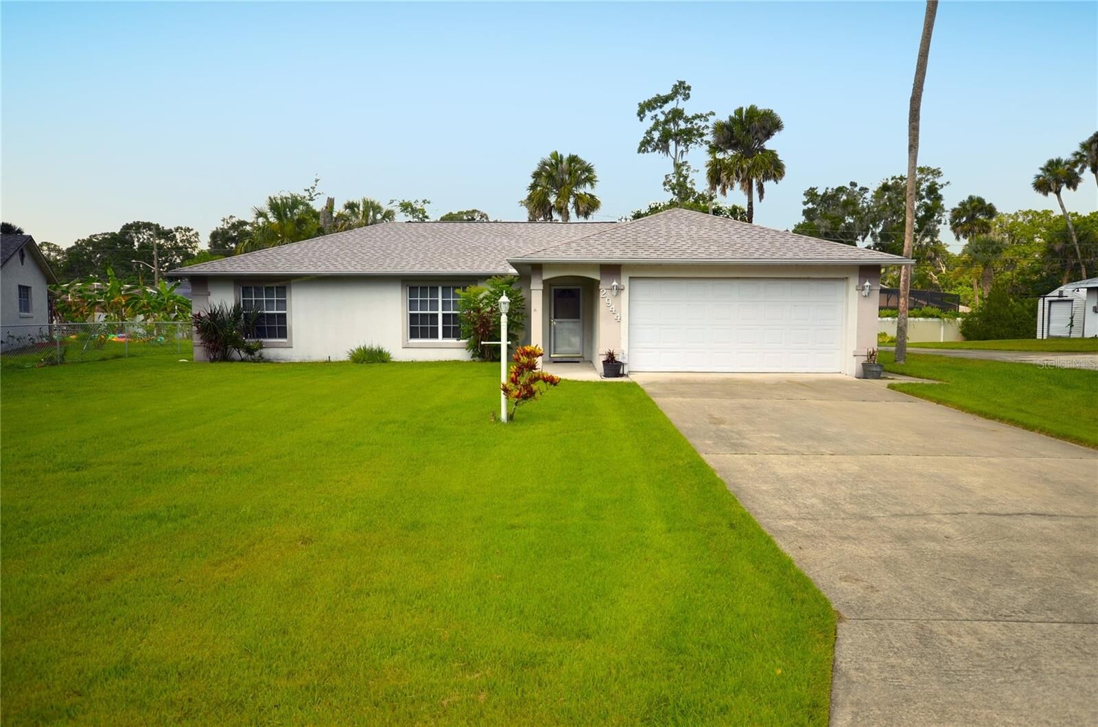 Property Photo:  2944 Mango Tree Drive  FL 32141 