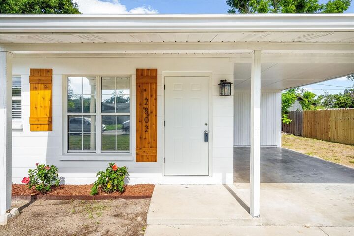 Property Photo: 2802 21st Street W FL 34205
