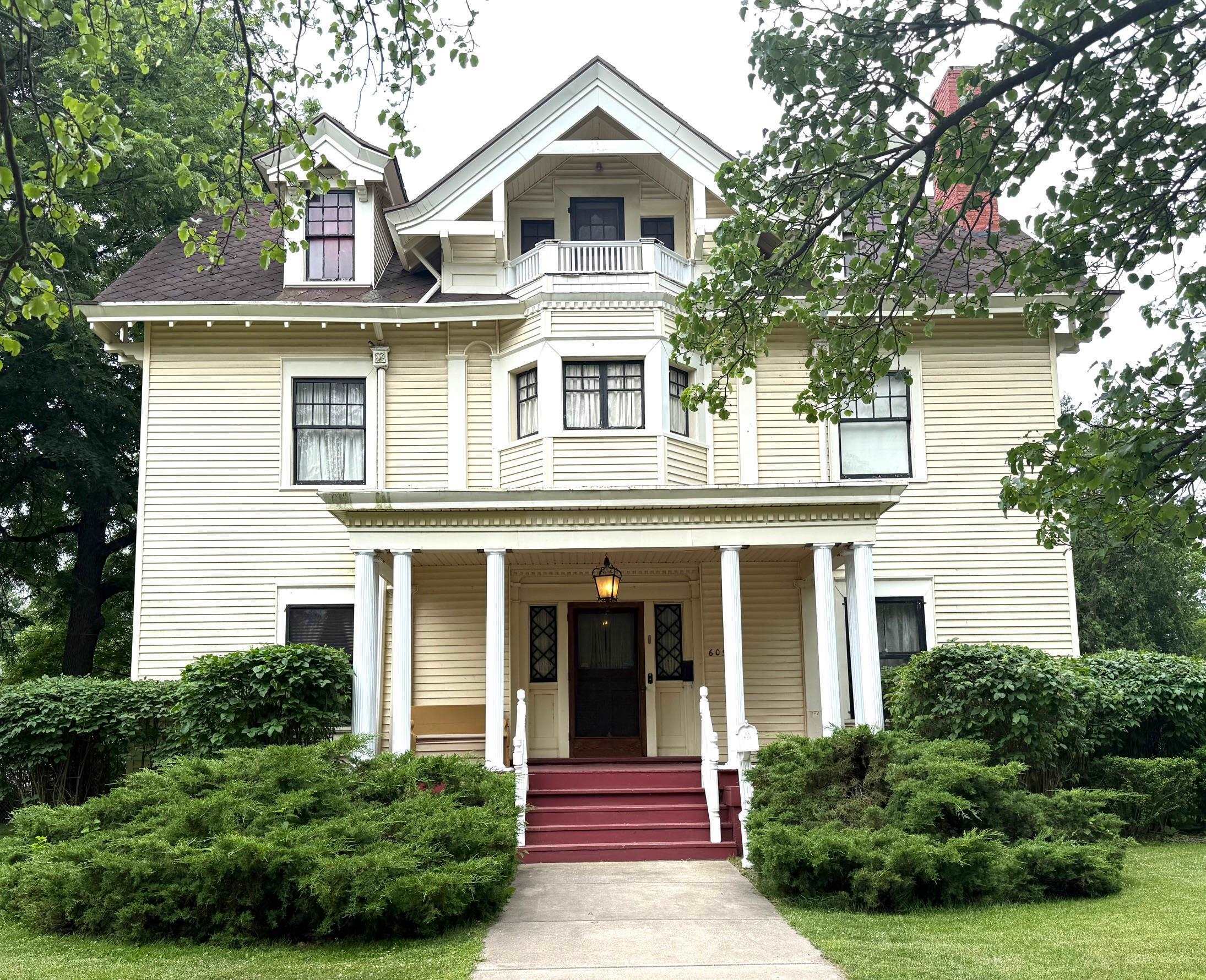 Property Photo: 605 W Midland Street MI 48706