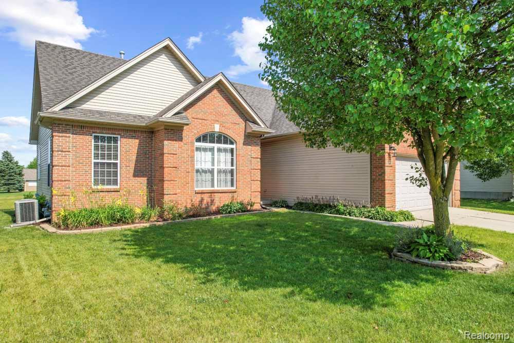 70298 Sunny Brook Lane  Macomb MI 48062 5563 photo