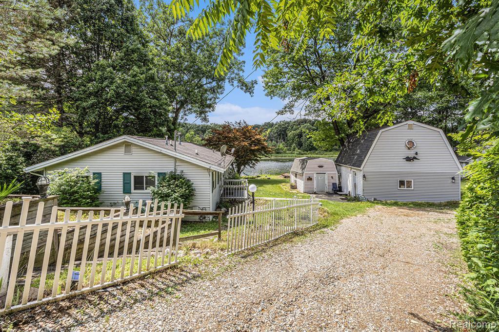 1318 Circle Drive  Metamora MI 48455 8912 photo