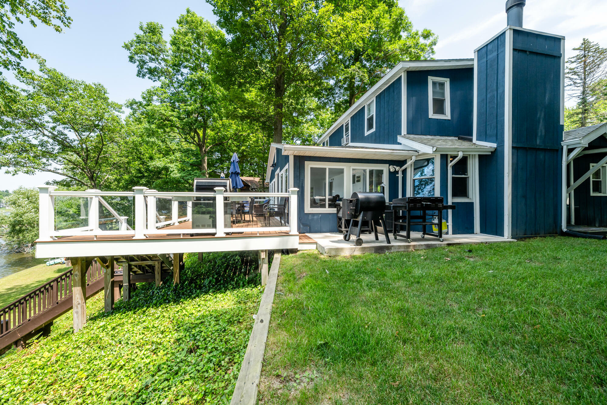 5680 Woodland Avenue  Watervliet MI 49098 photo