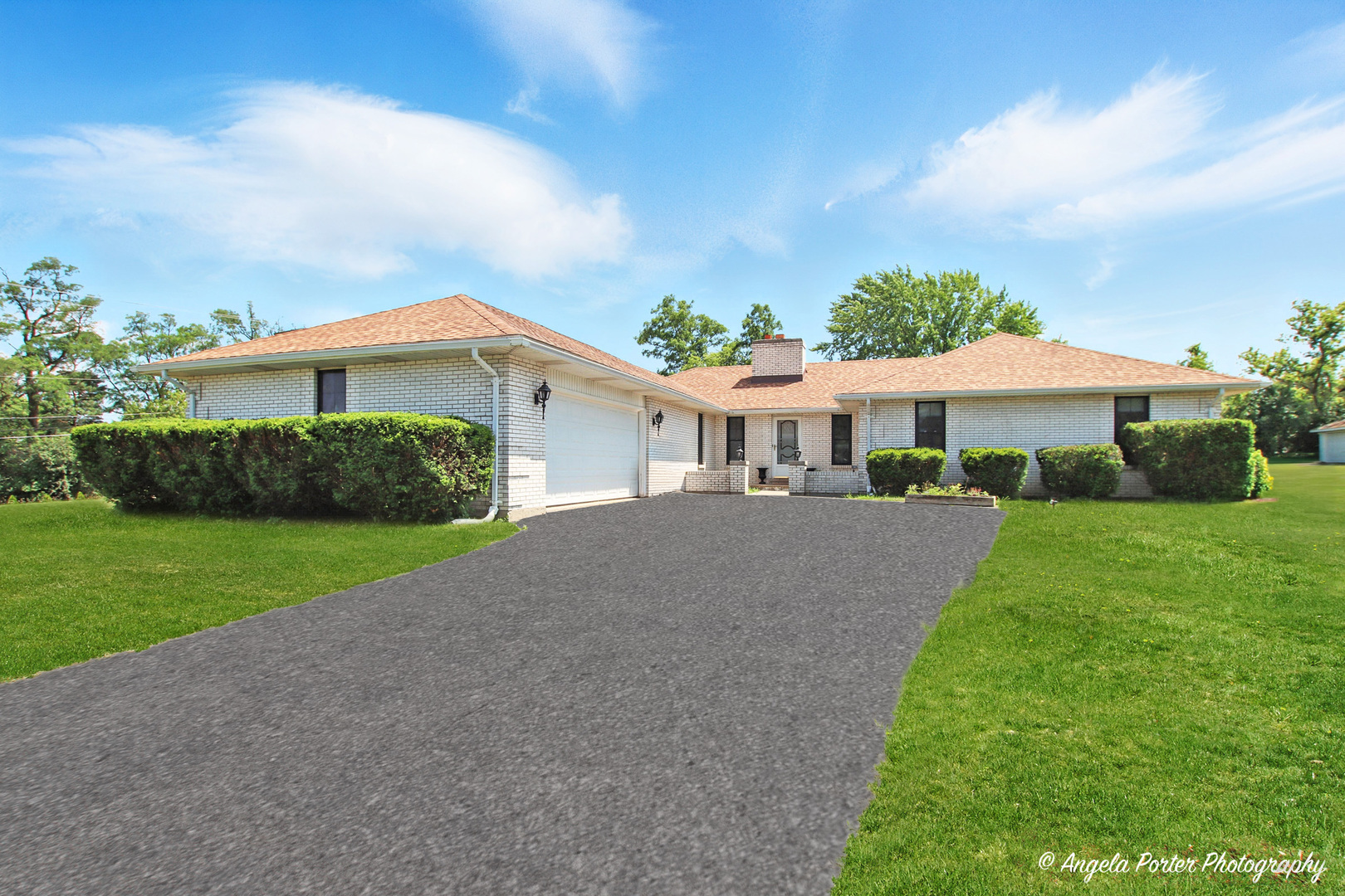 Property Photo: 22039 W North Avenue IL 60002