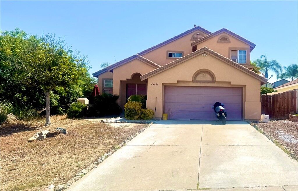 Property Photo:  44686 Calle Hilario  CA 92592 