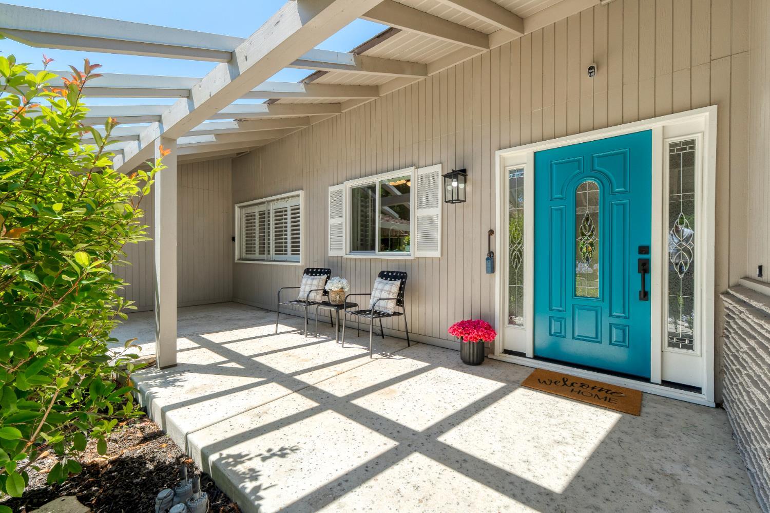 Property Photo: 733 Blackmer Circle CA 95825