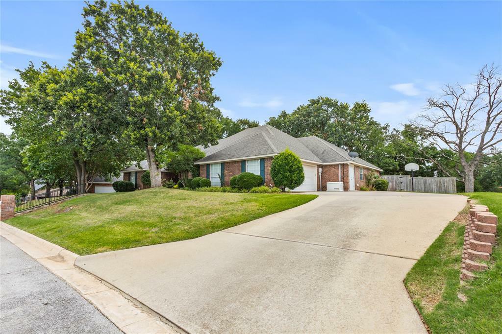 Property Photo: 2100 Deer Run TX 75020