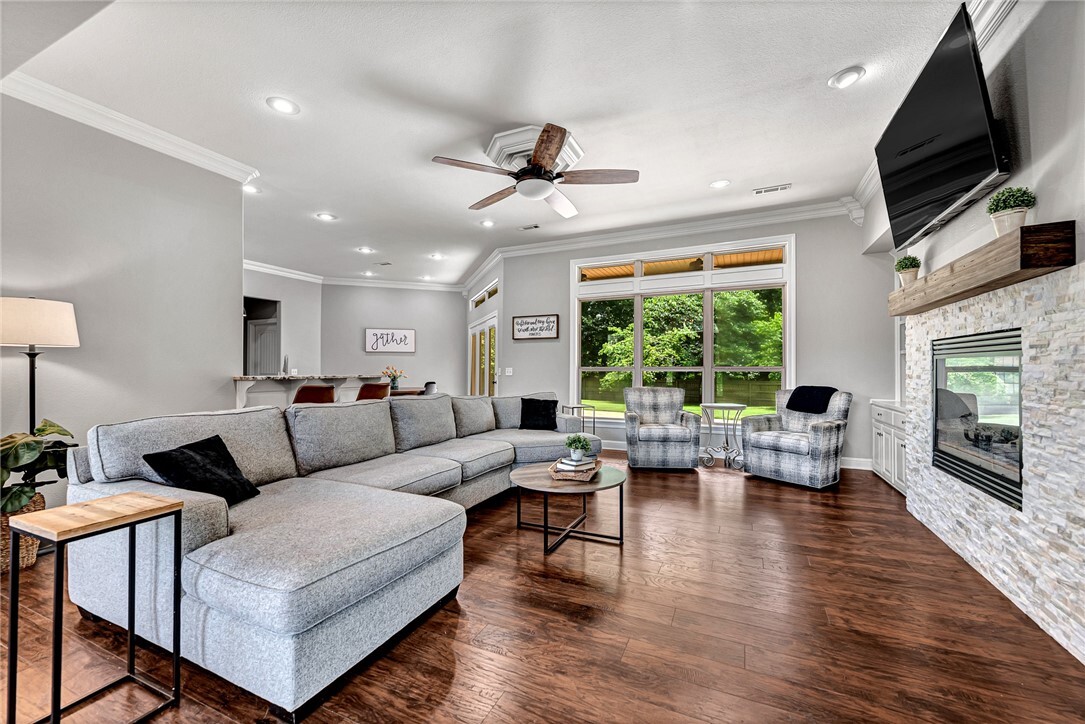 Property Photo: 455 Monterey Place AR 72730