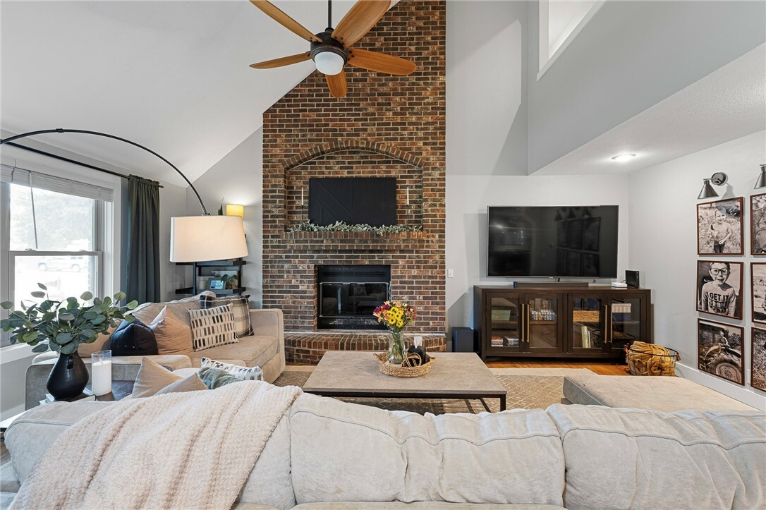 Property Photo: 3502 Hackberry Lane MO 64801